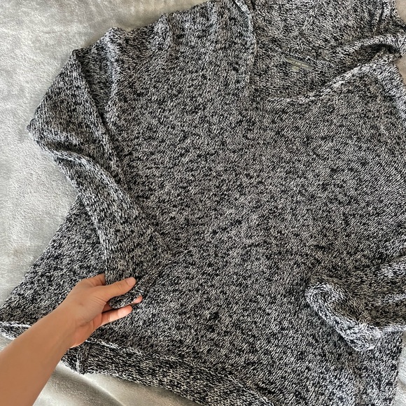 American Eagle Don’t Ask Why Sweater with hoodie - Picture 7 of 8